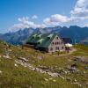 Die Mindelheimer Hütte auf 2013 m hoch über Oberstdorf: Eine herausfordernde Wanderung empfiehlt Ute Bergmaier.