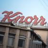 «Da der Begriff «Zigeunersauce» negativ interpretiert werden kann, haben wir entschieden, unserer Knorr Sauce einen neuen Namen zu geben», teilte der Mutterkonzern Unilever mit.