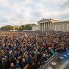 Auch in diesem Jahr finden Open-Air-Konzerte am Münchner Königsplatz statt.