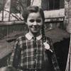 Frieda Leinfelder, hier abgebildet im Frühjahr 1943, hat den Zweiten Weltkrieg in Memmingen miterlebt. Sie wuchs in der Pfluggasse auf. Ihr Vater war Sozialdemokrat. „Nazifreunde gab es in unserer Familie nicht“, sagt sie.  	