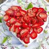 Dieses Erdbeer-Rhabarber-Herz ist für alle, die fruchtige Kuchen lieben!
