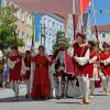 Perfektes Sommerwetter beim großen Frundsberg-Festumzug.