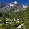 Europas höchstgelegener Campingplatz befindet sich auf 1950 Meter Höhe in den Schweizer Alpen.