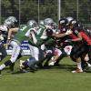 Nach über einem Jahr Pause treten die Footballer des Landsberg X-Press (grüne Trikots) wieder zu einem Spiel an. Zu Gast ist Königsbrunn 