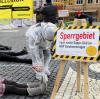 Aktivisten der Umweltschutzorganisation Greenpeace warnten vor drei Jahren mit dieser Aktion auf dem Rathausplatz vor den Folgen eines Atomunfalls.