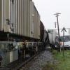 Von mehreren Waggons gestreift wurde dieser Zwölftonner am Bahnübergang bei Leeder. Der Fahrer hatte den herannahenden Güterzug übersehen. 