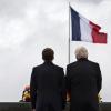 Bundespräsident Frank-Walter Steinmeier (rechts) und der französische Präsident Emmanuel Macron nehmen an einer Gedenkzeremonie teil. (Archiv)