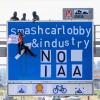 „Autos zerstören“: Radikaler Protest von Aktivistinnen und Aktivisten am Dienstag auf der Autobahn 9 bei Fürholzen in Fahrtrichtung München.