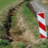 Zahlreiche Gräben in den Fluren der Gemeinde Aletshausen wurden beim letzten unwetterartigen Regen arg in Mitleidenschaft gezogen und müssen geräumt und wieder hergerichtet werden. Auch der Bewuchs ist für eine bessere Wasserführung zu entfernen.