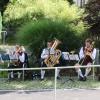 Die Wertinger Blasmusik spielt für die Bewohner des Seniorenzentrums St. Klara ein Ständchen. Dabei waren Stücke wie die „Feiertagspolka“ oder „Beim Klosterwirt“ zu hören.  	