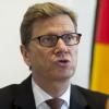 Außenminister Guido Westerwelle hat die CSU wegen ihrer permanenten Forderungen nach einem Austritt Griechenlands aus der Euro-Zone scharf kritisiert.