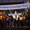 Nach zwei Jahren Pause findet der Karitative Christkindlmarkt in Friedberg wieder vor der Jakobskirche statt.