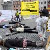 Was passiert in Augsburg, wenn sich im Kernkraftwerk in Gundremmingen ein Unglück ereignet? Aktivisten der Umweltschutzorganisation Greenpeace warnten vor drei Jahren mit einer Aktion auf dem Rathausplatz vor den möglichen Folgen eines Atomunfalls. 