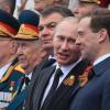 Zwei Wochen vor dem Nato-Gipfel in Chicago spricht Wladimir Putin erstmals wieder als Kremlchef und Oberbefehlshaber auf dem Roten Platz zur Armee. Foto: Sergei Chirikov dpa