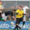 Keinen Zugriff auf Spiel und Gegner: Der TSV Mindelheim (gelbe Hemden) verliert in Stätzling sang- und klanglos mit 0:4.