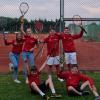 Nach dem Aufstieg in die Bezirksklasse2 gelang den Knaben der U15-Mannschaft des TC Frauenstetten mit 4:2 der erste Saisonsieg. Dieser überraschende Erfolg wurde entsprechend gefeiert. Vorne von links: Mannschaftsführer Florian Eser und Philipp Greiner. Hinten von links: Lilli Büchele, Amelie Hillenmeyer, Niklas Enkelmann und Jonas Mayershofer. 	