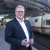 "Zuverlässigkeit und Pünktlichkeit sind auf einem absoluten Tiefstwert angelangt", kritisiert Dirk Flege, Chef des Verkehrsbündnisses Allianz pro Schiene. 