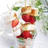 Bereiten Sie mit dem Rezept diese Erdbeer-Marshmallow-Spieße zu.
