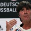 Eine Dreiviertelstunde lang beantwortete Joachim Löw  geduldig die Fragen der Journalisten. Das Frage-und-Antwort-Spiel entwickelte sich so zu einer Art Regierungserklärung. 