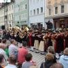 Vor großem Publikum gaben Stadtkapelle Mindelheim und Bürgerkapelle Tramin anlässlich der Feier ihrer 60-jährigen Partnerschaft auf dem Marienplatz ein grandioses Standkonzert, das den Zuhöreren noch lange in Erinnerung bleiben wird.