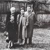 Die Ichenhauser Familie Erlanger im Jahr 1935. Nur die ältere der beiden Töchter, Anneliese, überlebte die NS-Zeit und den Holocaust. Am Sonntag wird die Ausstellung über das Leben der Anneliese Erlanger beendet. 
