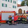 Ein Einsatz zur Überraschung: Die Freiwillige Feuerwehr Peterswörth und Vertreter Feuerwehr Echenbrunn verabschieden den ersten Kommandanten Herrmann Weng nach über 30 Jahren im Amt.