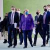Die geschäftsführende Bundeskanzlerin Angela Merkel und ihr designierter Nachfolger Olaf Scholz haben am Donnerstag mit den Ländern bei einem Corona-Gipfel über neue Maßnahmen beraten.