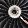 Weil Rolls-Royce Probleme hat Antriebe zu liefern, stellt Airbus weniger Flugzeuge fertig. 