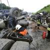 Ein umgestürzter Lastwagen, der über 20 Tonnen Mozzarella geladen hatte, blockierte am Donnerstagmorgen, 30. Juni 2011, die Autobahn.