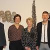 Zweiter Bürgermeister Fanz Zenker (von links), Museumsleiterin Johanna Haug und Barbara Quintus freuen sich, mit Hartmut Hintner einen hochkarätigen Holzbildhauer im Schulmuseum präsentieren zu können.