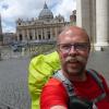 Nach einer 13-tägigen Pilgertour hat Karl-Josef Werner sein Ziel, den Petersdom in Rom, erreicht.  	