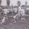 Im Rahmen des Feriensportprogramms der Gemeinde Buttenwiesen wurde „Klein-Olympia“ an mehreren Orten angeboten. Hier begeistern sich die Kinder bei der Leichtathletik in Lauterbach. 