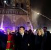 Nach dem verheerenden Brand von Notre-Dame hat Frankreichs Präsident Emmanuel Macron in einer Fernsehansprache einen raschen Wiederaufbau gefordert.