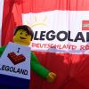 Der Freizeitpark Legoland Deutschland Resort in Günzburg feiert 20. Geburtstag. Am Samstag gab es die erste Legoland-Parade mit sieben Themenwagen, Walking Charakters und vielen Mitwirkenden.