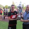 Aus den Händen von Bürgermeister Florian Mair (rechts) nahm der Kapitän des SC Altenmünster, Sebastian Kaifer, den Siegerpokal beim Pokal der Gemeinde Altenmünster um den Brauer-Cup entgegen.  	