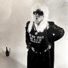 Seine Outfits waren extravagant und galten als legendär: Der Augsburger Hugo Eckardt alias DJ C. C. Dynamite. Er starb im Jahr 2021.