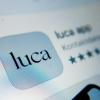 ILLUSTRATION - Das Symbol der Luca-App ist auf einem Smartphone zu sehen.