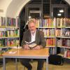 Autor Peter Dempf bei seiner Lesung in Harburg. 	 	