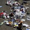 Spuren vom Schwörmontag: Müll liegt auf den Straßen von Ulm. Die Stadt hat nun die Bußgelder deutlich angehoben. 	