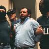 Giovanni Brusca im Mai 1996, begleitet von Polizeibeamten einer italienischen Anti-Mafia-Einheit.