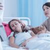 Krebs bei Kindern – dieser Krankheit wird im Forschungszentrum gegen Kinderkrebs beim Klinikum Augsburg nachgegangen.