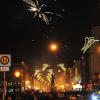 Prosit Neujahr: So sah es gegen Mitternacht in der belebten Maximilianstraße aus. Trotz des Feuerwerksverbots wurden in der Innenstadt Raketen gezündet. 