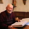 Valentin Mayer ist 100 Jahre alt. Nun hat er endlich seine Corona-Impfung erhalten. Die Organisation war für den Jedesheimer nicht einfach.