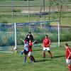 Die Angreifer des FC Loppenhausen (weiß-blaue Trikots) waren beim Derby letztlich treffsicherer. Dagegen hatten die Stürmer des SV Breitenbrunn im „Spiel der Woche“ zu oft Ladehemmung und vergaben gute Chancen. 