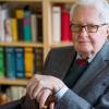 Hans-Jochen Vogel feiert heute 90. Geburtstag.