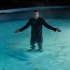 Schauspieler Moritz Seitz (Thomas Heinze) wurde aus der Haft entlassen. In seinem Pool soll er einen Mann getötet haben.