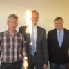 Burtenbachs Bürgermeister Roland Kempfle (Mitte) mit seinen neuen Stellvertretern Hugo Ganser (rechts) und Erwin Stöffel (links). 
