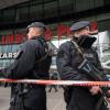 Die Polizei sichert in Essen wegen einer Terrorwarnung das Einkaufszentrum Limbecker Platz.