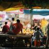 Unterwegs auf dem Nachtmarkt in Delhi.