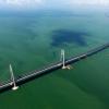 Blick auf die Hongkong-Zhuhai-Macau-Brücke. Die weltweit längste Seeüberquerung zwischen Hongkong und den Metropolen Zhuhai und Macao ist nun eröffnet.